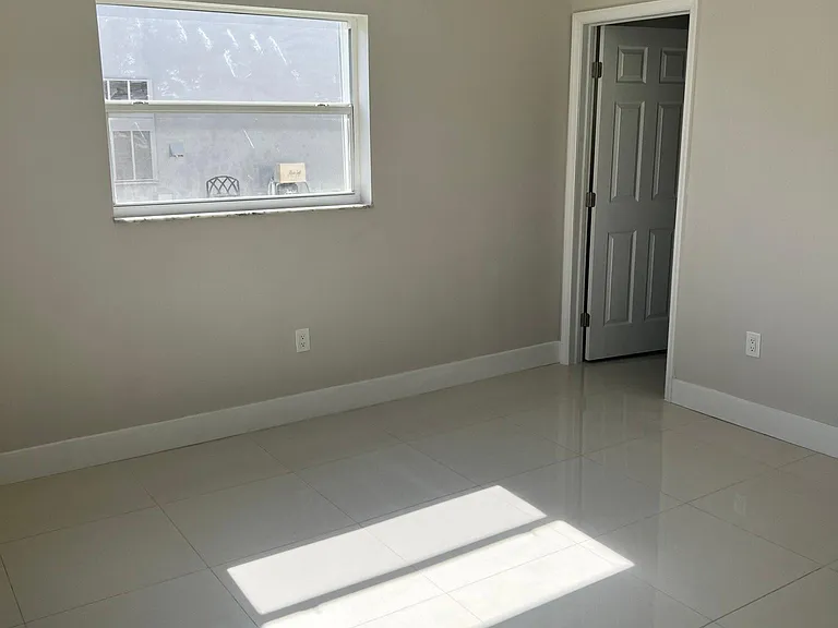 11431 NW 40th Pl — Photo 5