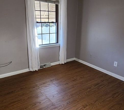 5th image of 1000 Long Meadows Dr