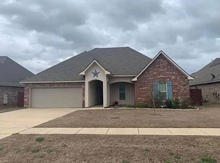 336 Camelback Dr, Bossier City, LA 71111