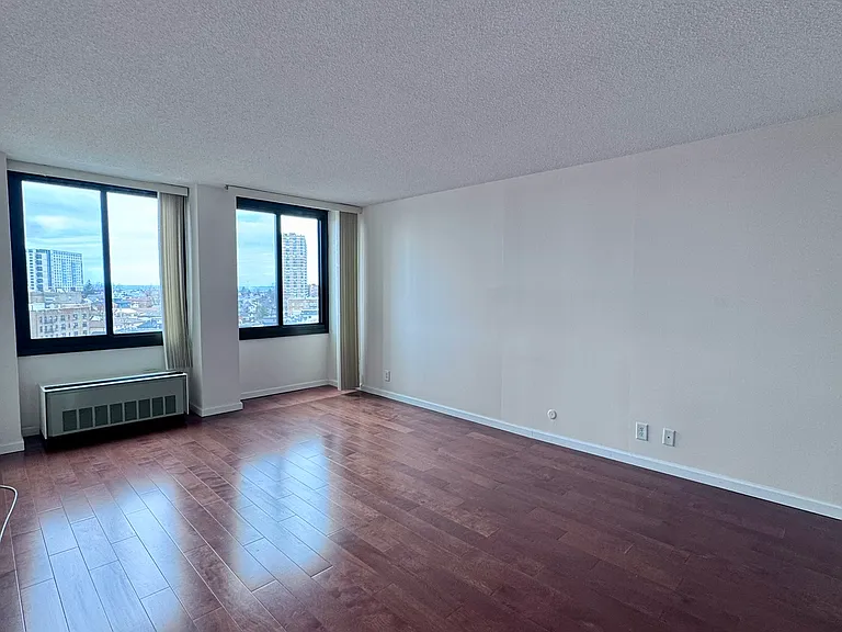 300 Winston Dr #702 — Photo 12