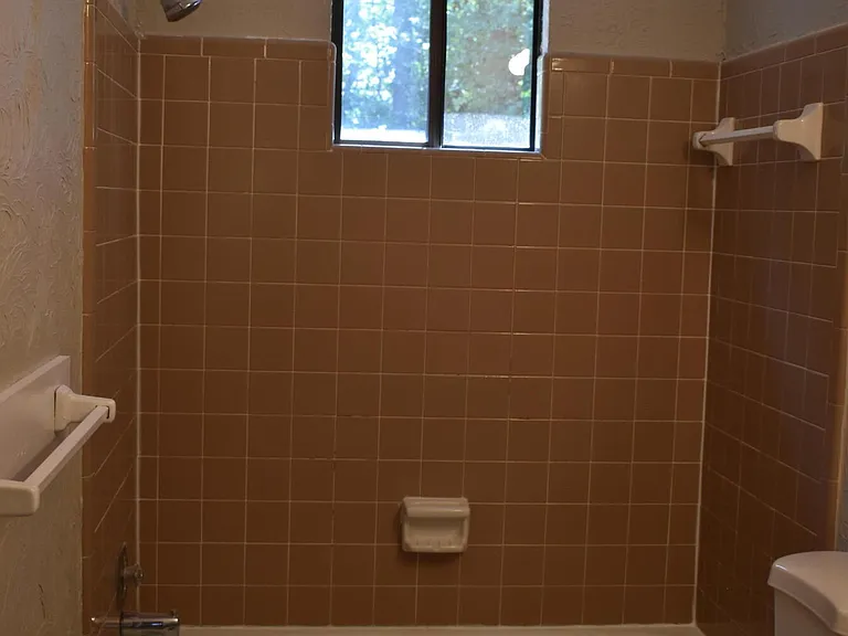 135 Stoneybrooks Pl #B — Photo 9