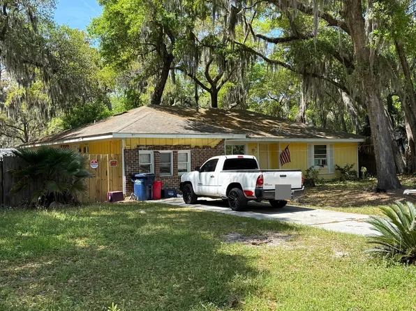 104 Holly Dr, Saint Marys, GA 31558