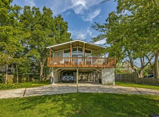 918 Dogwood Rd, Clear Lake Shores, TX 77565