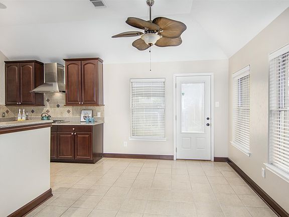 2nd image of 179 Greenridge Cir
