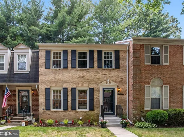 7919 Treeside Ct, Springfield, VA 22152