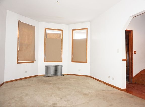 3rd image of 903 N Saint Louis Ave