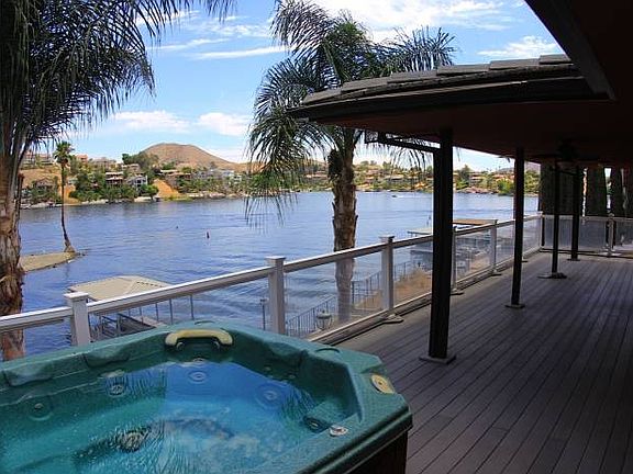 a jacuzzi with a view!