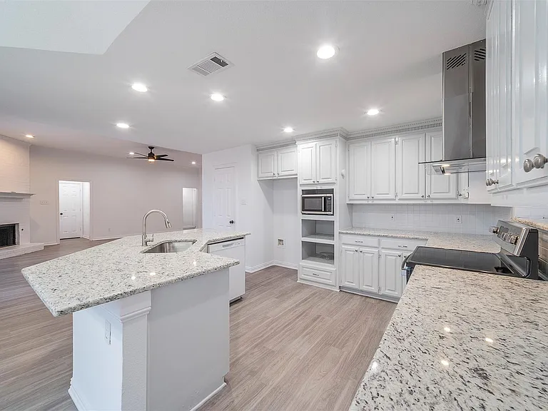 3608 Marianne Cir — Photo 11