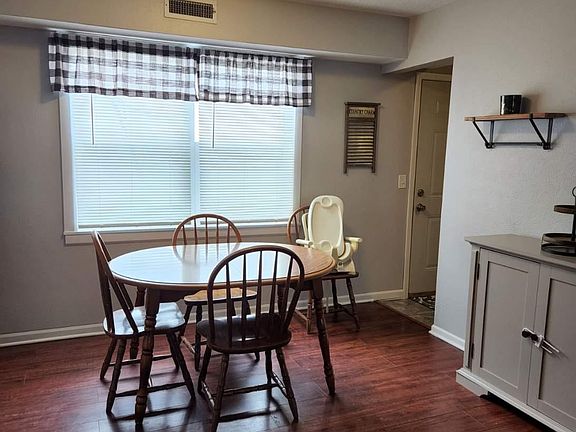3rd image of 20185 Taylor St