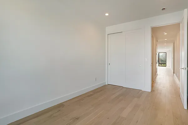 Rented by Bond New York | media 5