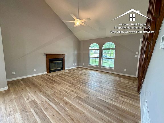 3rd image of 2717 Mayflower Dr