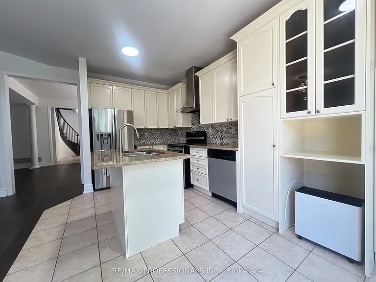 3895 Henrietta Way #MAIN — Photo 13