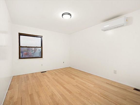 5th image of 1699 11th Ave #2