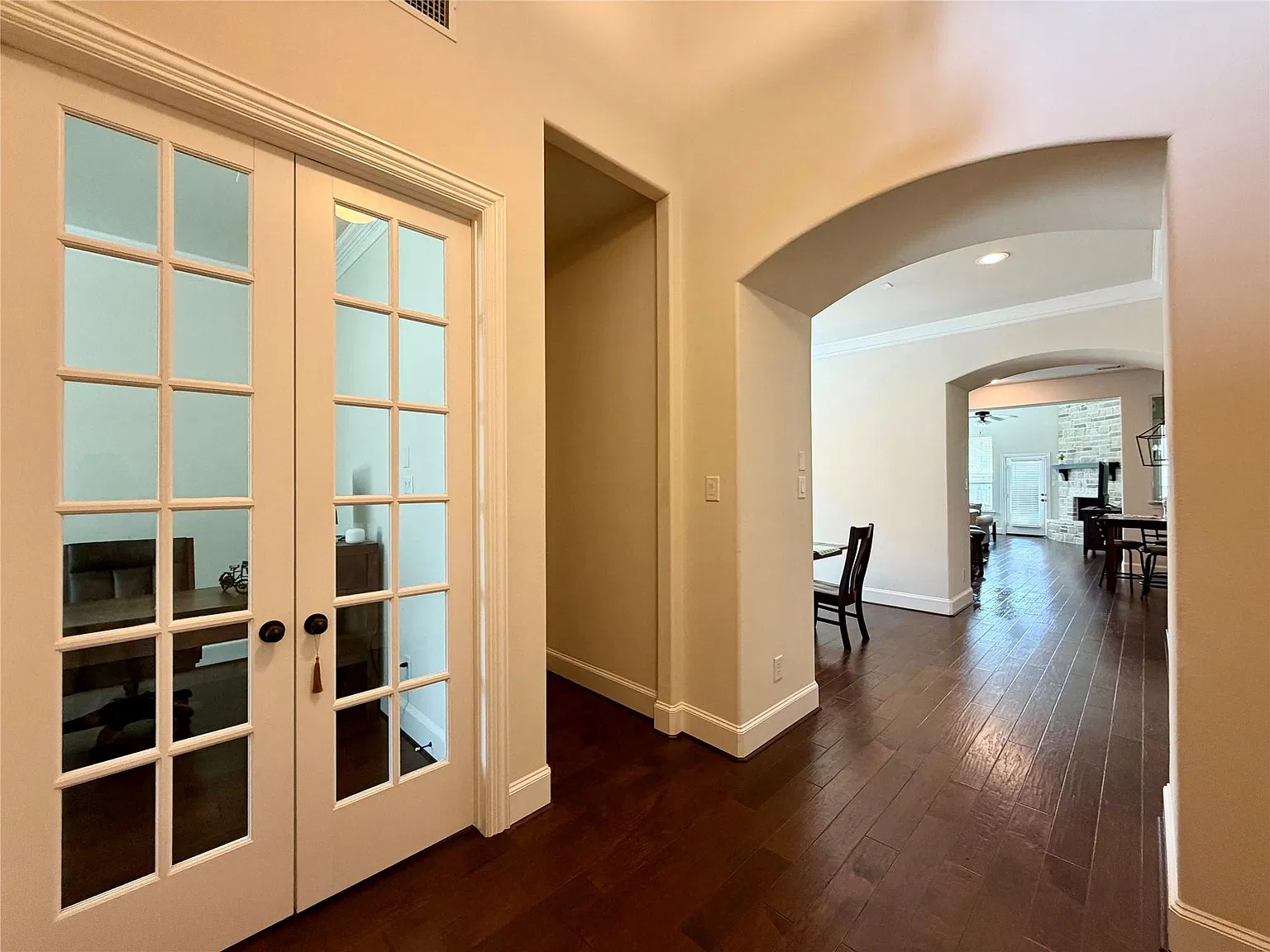 4 bed, 3.5 bath, 3066 sqft, $4,350 — Photo 3