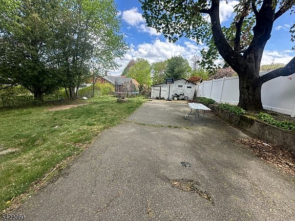 2nd image of 126 Bartholdi Ave
