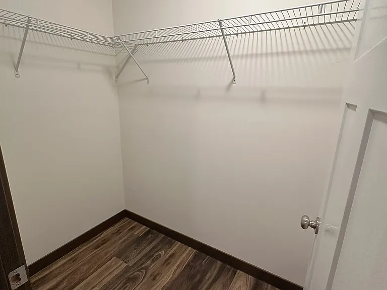 360 N Knowles Ave #B — Photo 3
