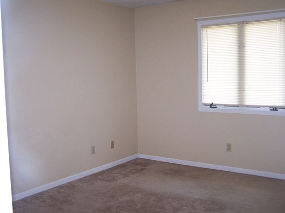 5th image of 2417 Brookfield Dr