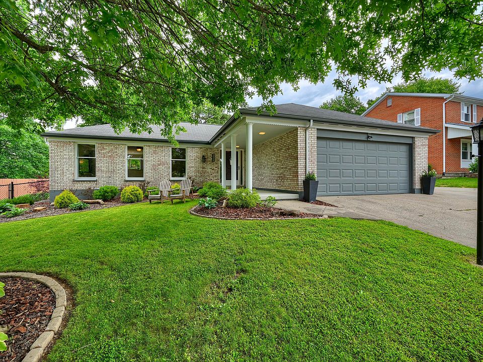 1st image of 220 Burgess Ln