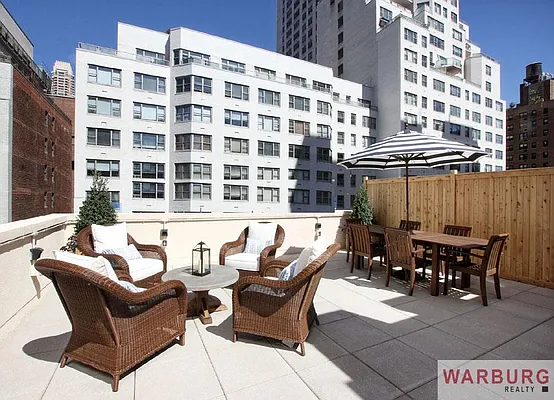 Sold by Warburg | media 2