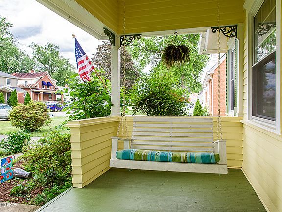 4th image of 2512 Clarendon Ave