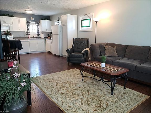 3rd image of 2822 8th St