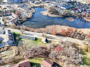 660 Flint Rd, Brighton, MI 48116