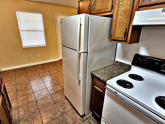 4th image of 4419 Bonnell Dr NW APT 2
