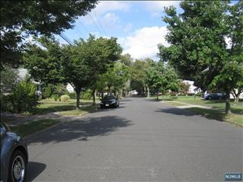 2nd image of 459 Berkshire Rd