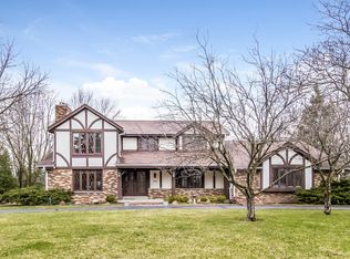 11915 N Lake Shore Dr, Mequon, WI 53092