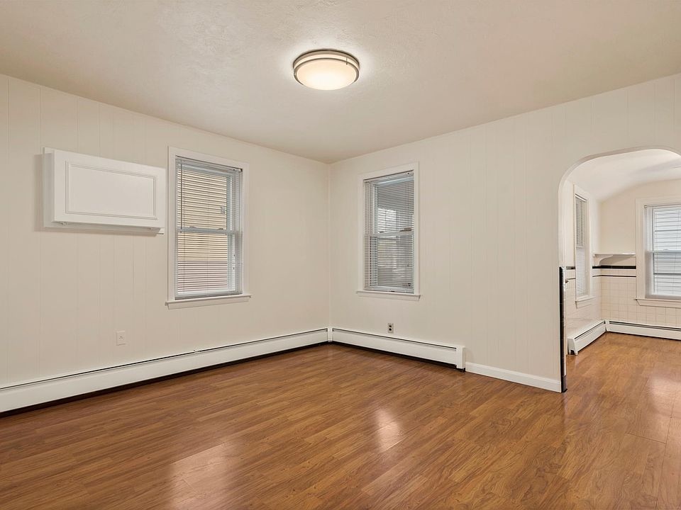 1st image of 323 Saratoga St