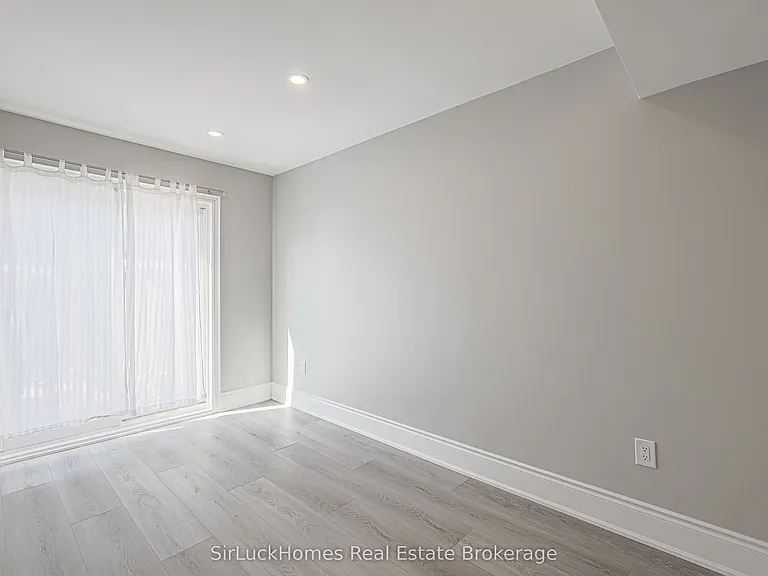 250 Richvale Dr S #22 — Photo 10