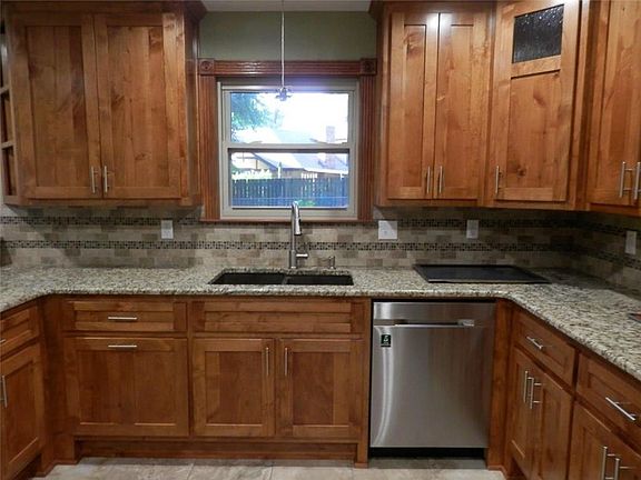 5th image of 2735 W Highland Cir