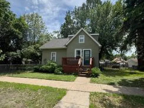 878 Monroe Ct, Saint Paul, MN 55102
