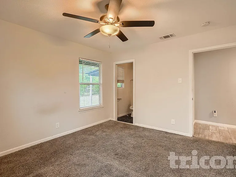 209 Scott Ave — Photo 7