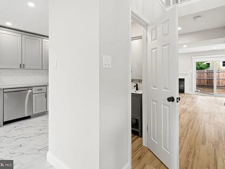 108 Allison Ct — Photo 4