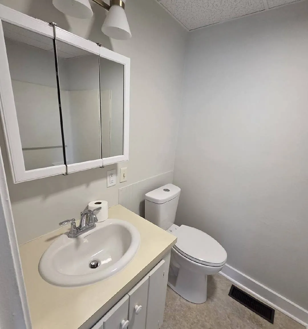 4 bed, $2,200 — Photo 3
