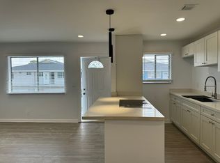 836 E Tiffany Dr APT 4, Mangonia Park, FL 33407