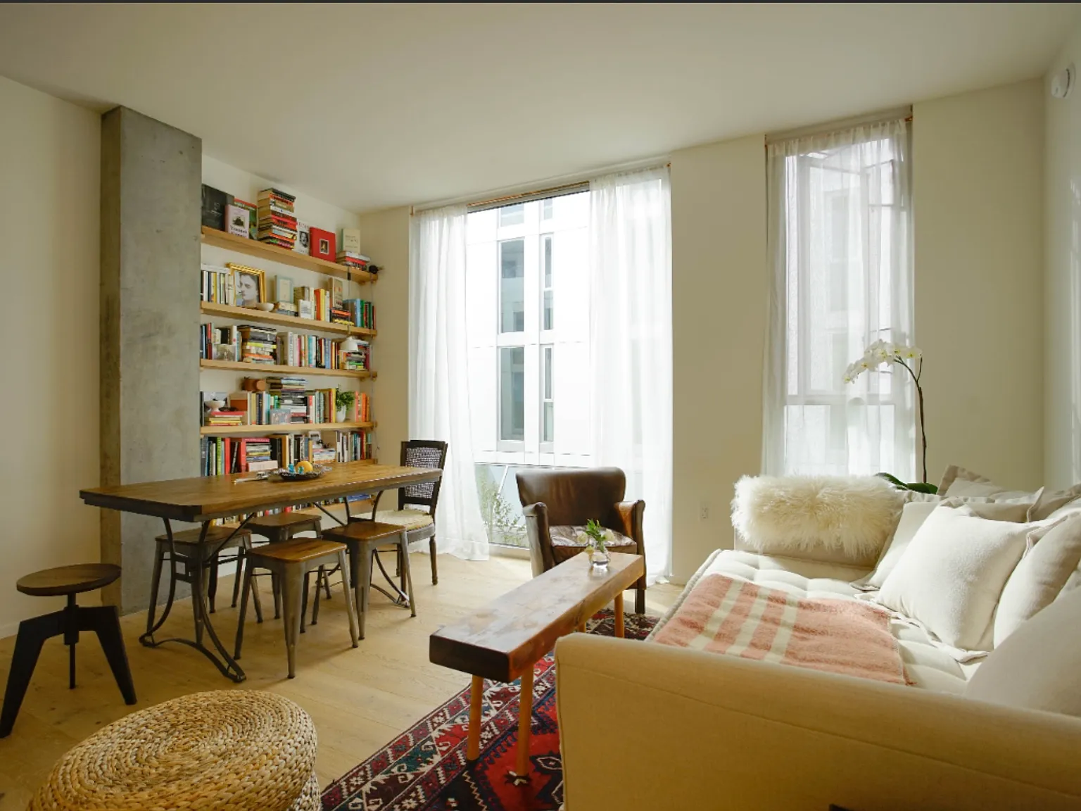1 bed, 660 sqft, $5,849 — Photo 2