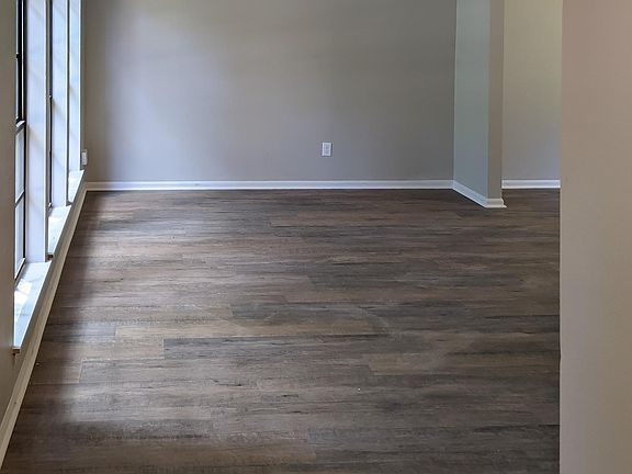 3rd image of 5703 Manor Forest Dr