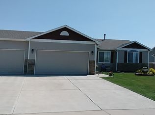 9062 Plainsman Dr, Wellington, CO 80549