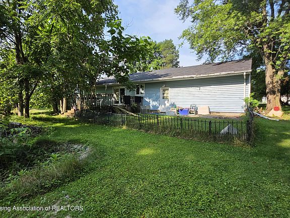3rd image of 5588 Marsh Rd