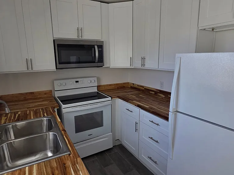 Villa West Apartments — Photo 12