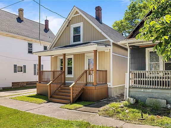 3rd image of 2323 Mackenna Ave