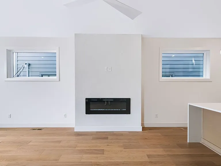2113 Herman St — Photo 16