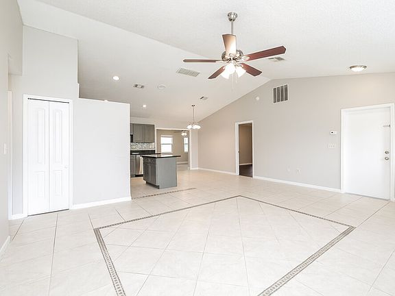 3rd image of 821 Del Prado Dr