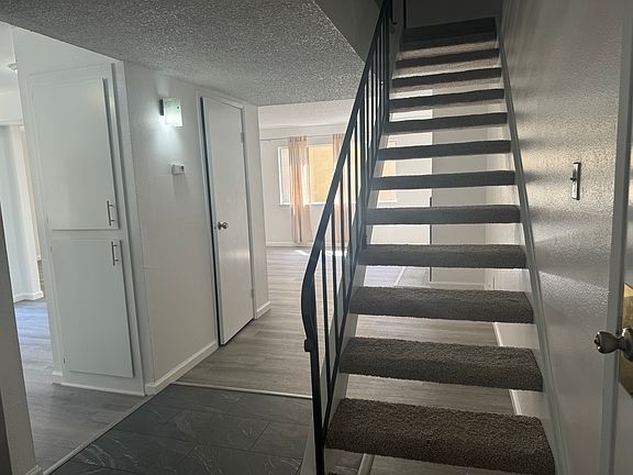 5th image of 913 El Camino Ave