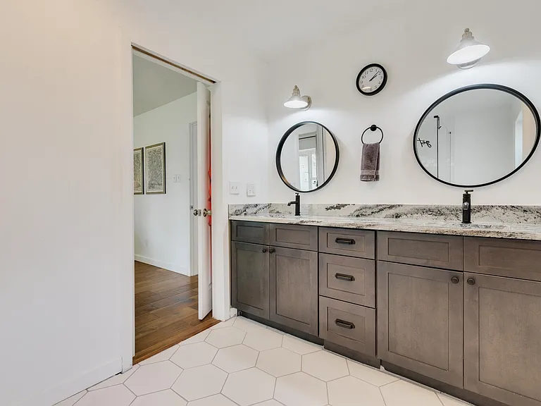 10047 Briarwild Ln — Photo 40