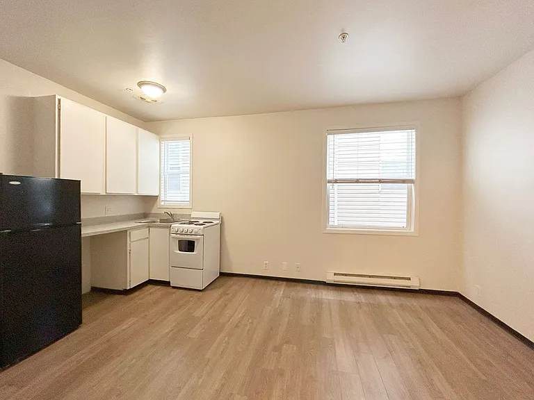 Ludlow Apartments — Photo 22