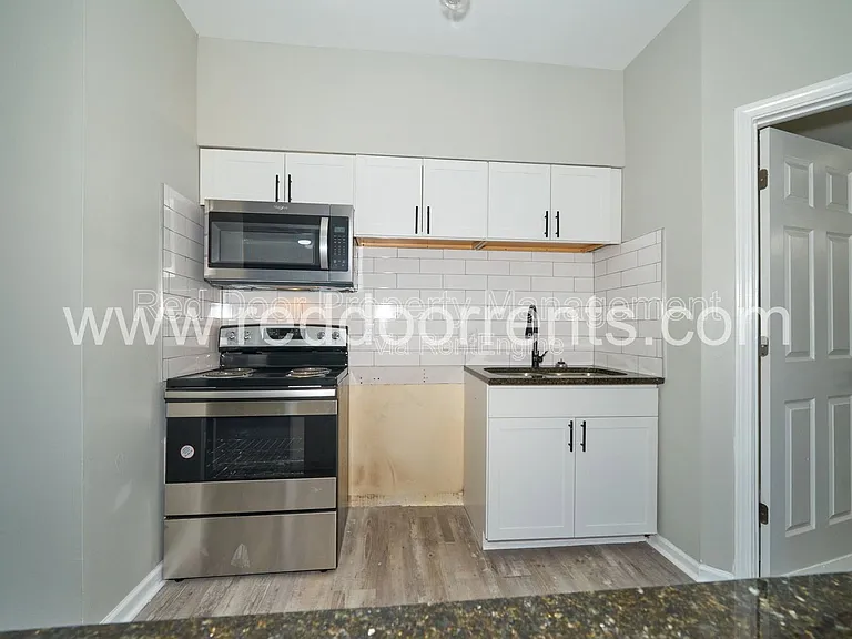 1337 E Market St #5 — Photo 11