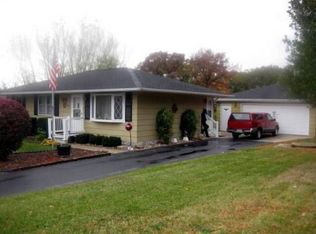1715 Memorial Dr SE, Cedar Rapids, IA 52403